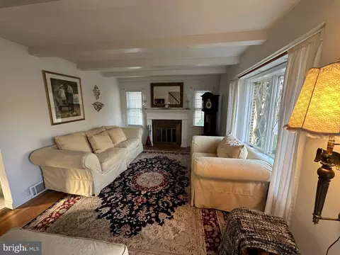 27 Middleton Dr, Hamilton, NJ 08620 photo 3