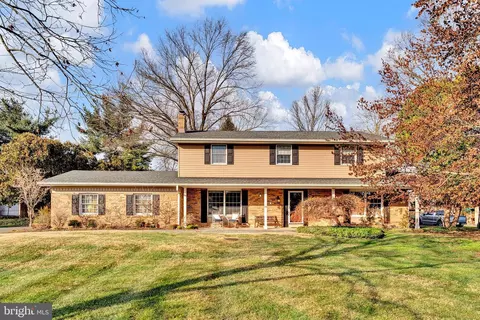 34 Continental Ln, Titusville, NJ 08560