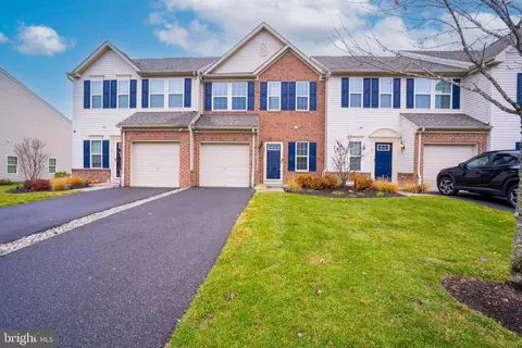 25 Ventana Ct, Hamilton, NJ 08619