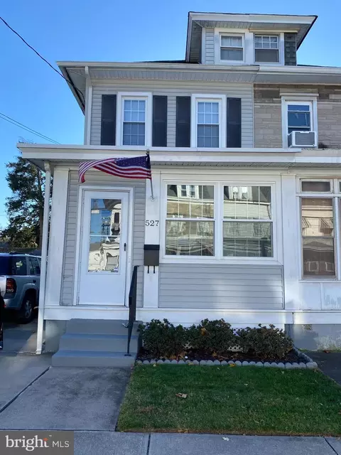 527 Schiller Ave, Hamilton, NJ 08610