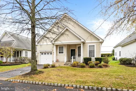 50 Hummingbird Dr, Hamilton, NJ 08690