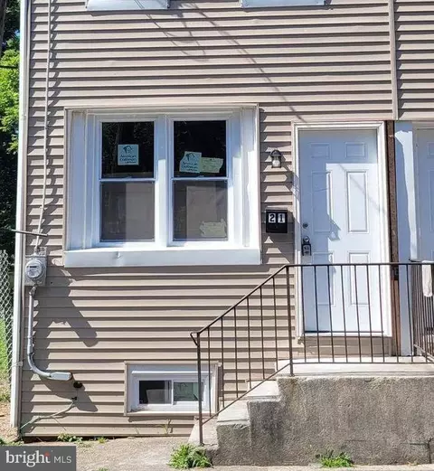 21 Trent Ave, Trenton, NJ 08618