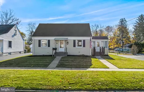 111 Summit Ave, Ewing, NJ 08628