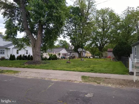 326 Lida St, Hamilton, NJ 08610