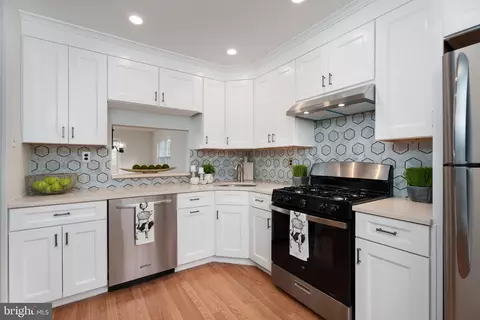 46 Sycamore Ct, Lawrence Township, NJ 08648