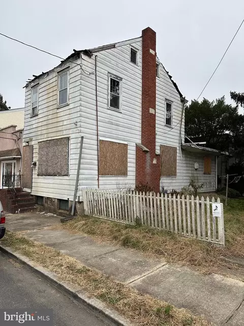 323 E Franklin St, Trenton, NJ 08610