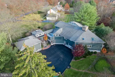 23 W Shore Dr, Pennington, NJ 08534