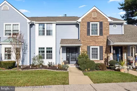 7 Hancock Ct, Hightstown, NJ 08520