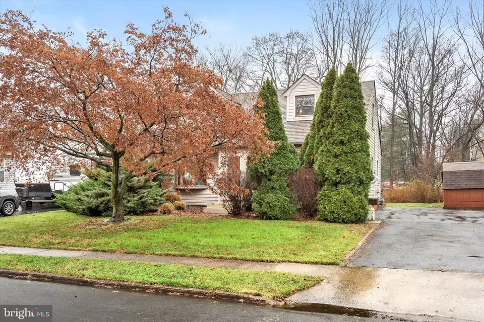  310 Wynnewood Rd, Ewing, NJ 08628 photo 1