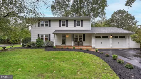 4 Sutton Ln, Princeton Junction, NJ 08550