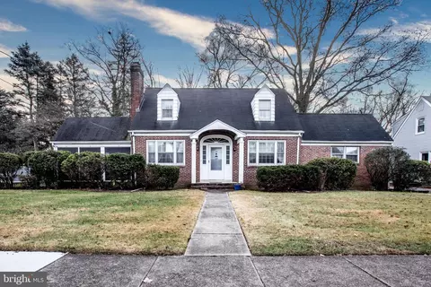 137 Fenwood Ave, Hamilton, NJ 08619