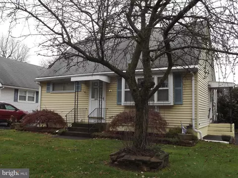 403 Sweetbriar Ave, Hamilton, NJ 08619