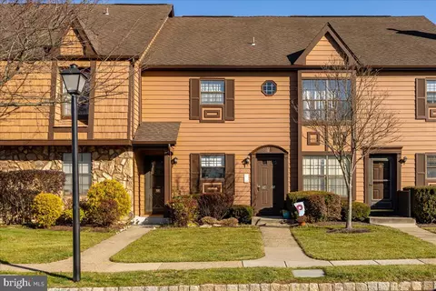 24 Barclay Ct, Trenton, NJ 08648