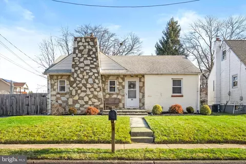 185 Woodland Ave, Ewing, NJ 08638
