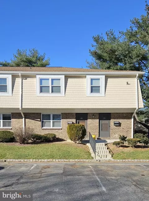 702 Silver Ct, Hamilton, NJ 08690