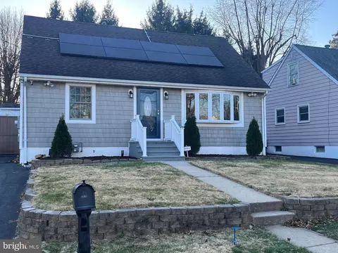49 Albemarle Ave, Trenton, NJ 08638