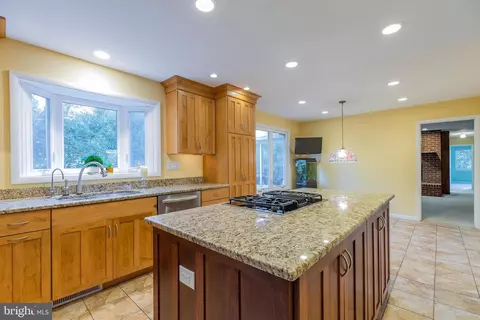 10 Edwards Pl, Ewing, NJ 08628 photo 5