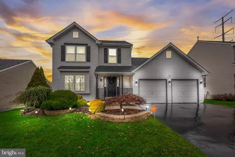 6 Tea Rose Ln, Hamilton, NJ 08620