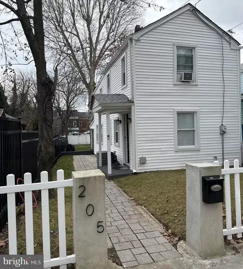 205 Centre St, Trenton, NJ 08611