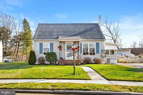 18 Exeter Dr, Hamilton, NJ 08610