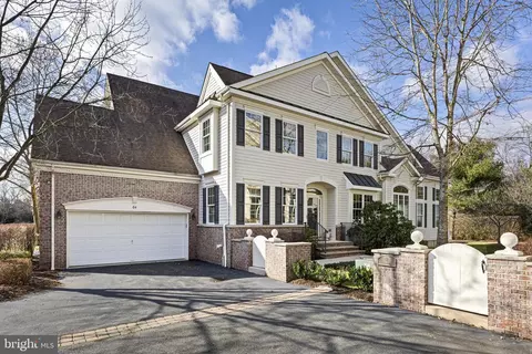 64 Schindler Ct, Lawrenceville, NJ 08648