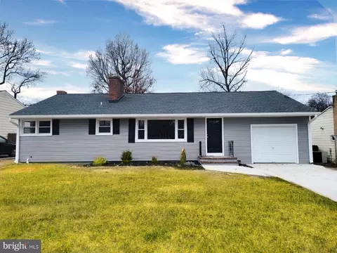 5 Glen Mawr Dr, Ewing, NJ 08618