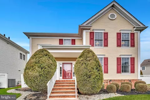 15 North St, Robbinsville, NJ 08691