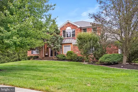 6 Saxony Ln, Robbinsville, NJ 08691