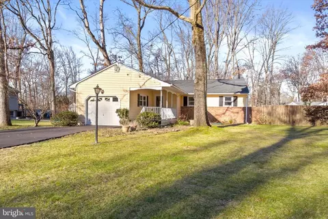 13 Shagbark Ln, East Windsor, NJ 08520