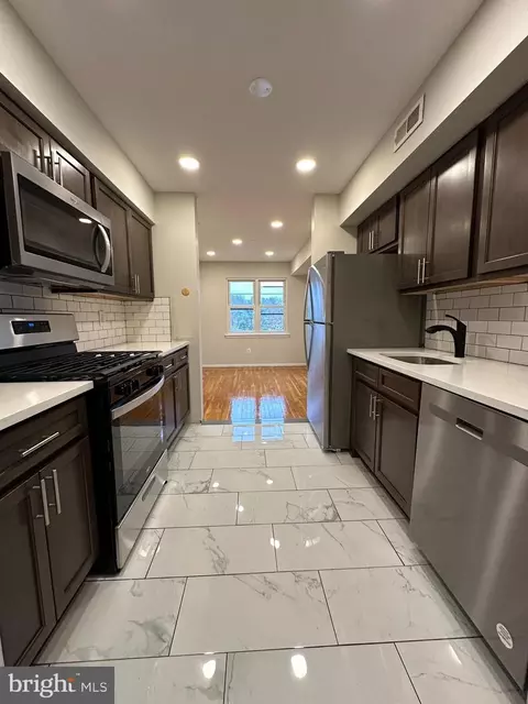 1533 Country Mill Dr, Cranbury, NJ 08512