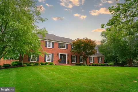 15 Garnet Ln, Princeton Junction, NJ 08550