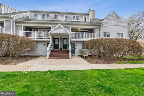 30 Academy Ct, Pennington, NJ 08534