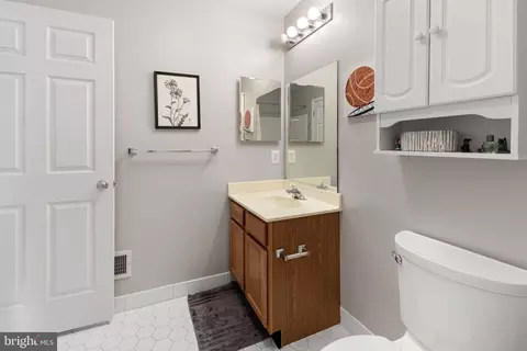 247 Colt St, Pennington, NJ 08534 photo 18