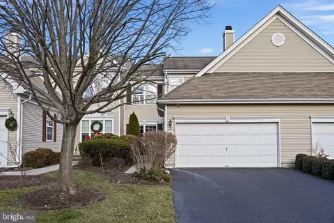 247 Colt St, Pennington, NJ 08534 photo 2