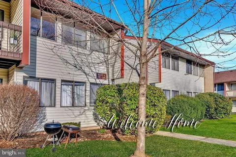 18 H Avon Dr, Hightstown, NJ 08520