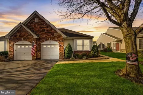 105 Burholme Dr, Hamilton, NJ 08691