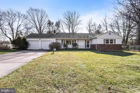 4 Mattatuck, Ewing, NJ 08618