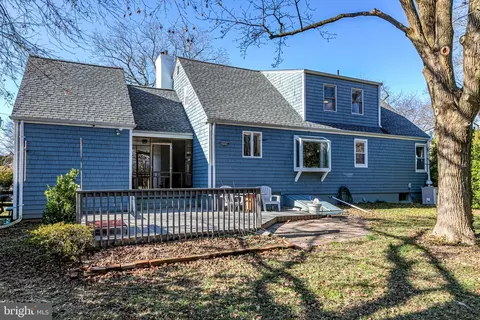 Exterior - 552 Maple Ave, Ewing, NJ 08618 photo 5 of 9