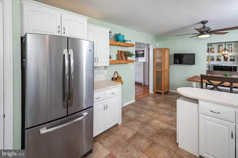 Kitchen - 552 Maple Ave, Ewing, NJ 08618 photo 8 of 8