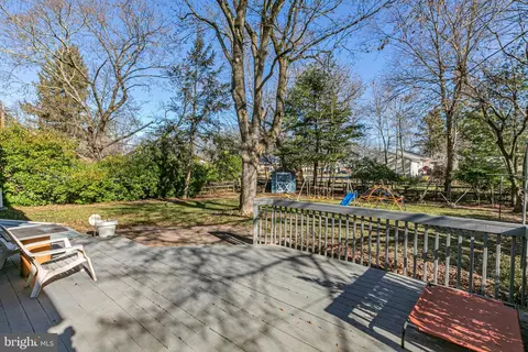 Exterior - 552 Maple Ave, Ewing, NJ 08618 photo 8 of 9