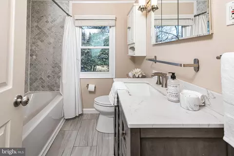 Bath - 552 Maple Ave, Ewing, NJ 08618 photo 2 of 2