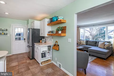 Kitchen - 552 Maple Ave, Ewing, NJ 08618 photo 1 of 8