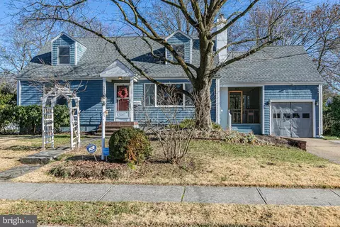 552 Maple Ave, Ewing, NJ 08618