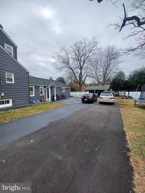 170 Saybrook Ave, Hamilton, NJ 08619