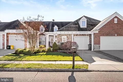 72 Sparrow Dr, Hamilton, NJ 08690