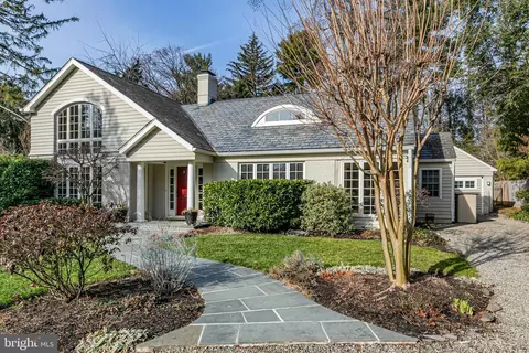 17 Armour Rd, Princeton, NJ 08540
