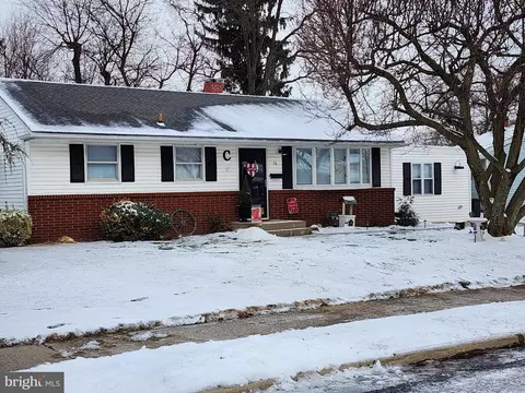 26 Sunset Blvd, Hamilton, NJ 08690