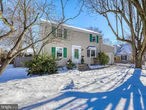 12 Patton Dr, Ewing, NJ 08618