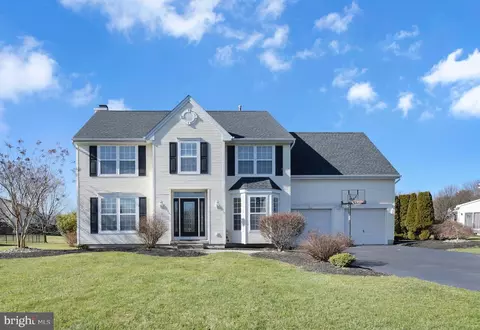 3 Acacia Ave, Robbinsville, NJ 08691