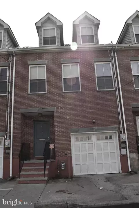 63 Summer St, Trenton, NJ 08618